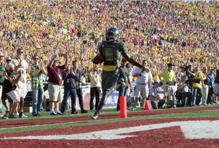 We have become used to plays like this in recent years.  (De'Anthony Thomas in the Rose Bowl)