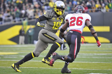 Tyrell Robinson (#19) backing the defensive line 