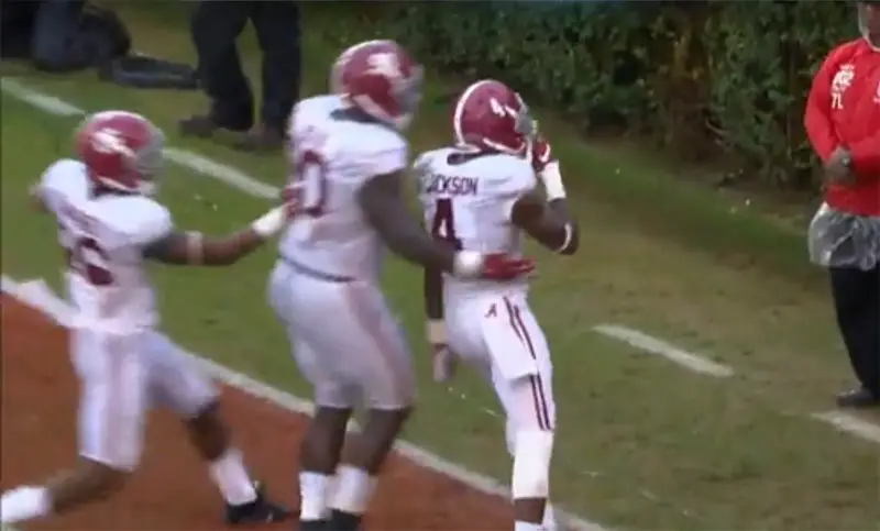 Alabama returns a blocked kick for a touchdown in its 38-10 win over Georgia.
