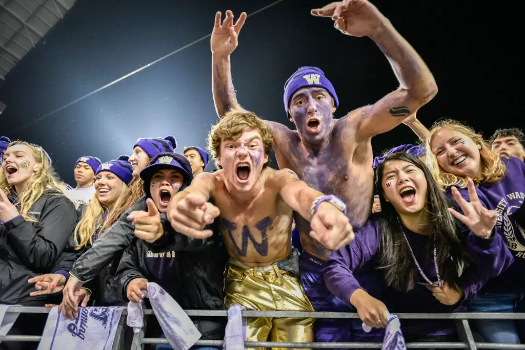 Washington's student section was fired up for Saturday's game.