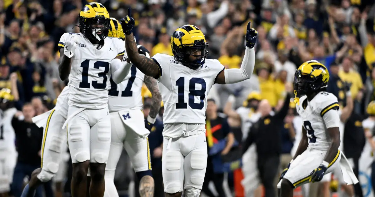 Oregon Ducks Football - FishDuck.com in Eugene, OR - Michigan Wolverines Football