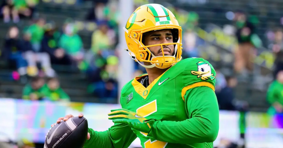 Oregon Football - Dante Moore for Oregon - Oregon Ducks in Eugene, OR