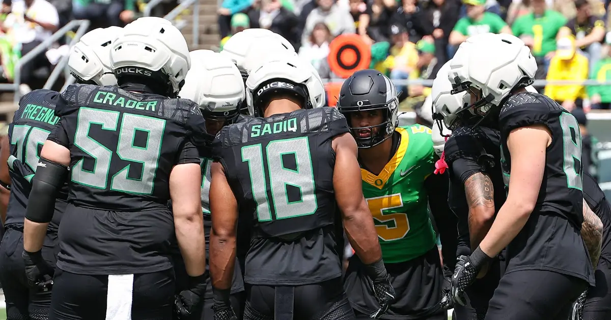 Oregon Football - Players to watch in 2026 week one - Dante Moore commands the Oregon offense in the Spring Game - Eugene, OR