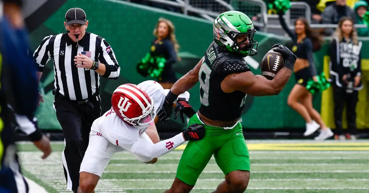 Kenyon Sadiq vs Indiana - Oregon football takes on the hoosiers in the Peach Bowl - Oregon Ducks Football with FishDuck.com in Eugene, OR